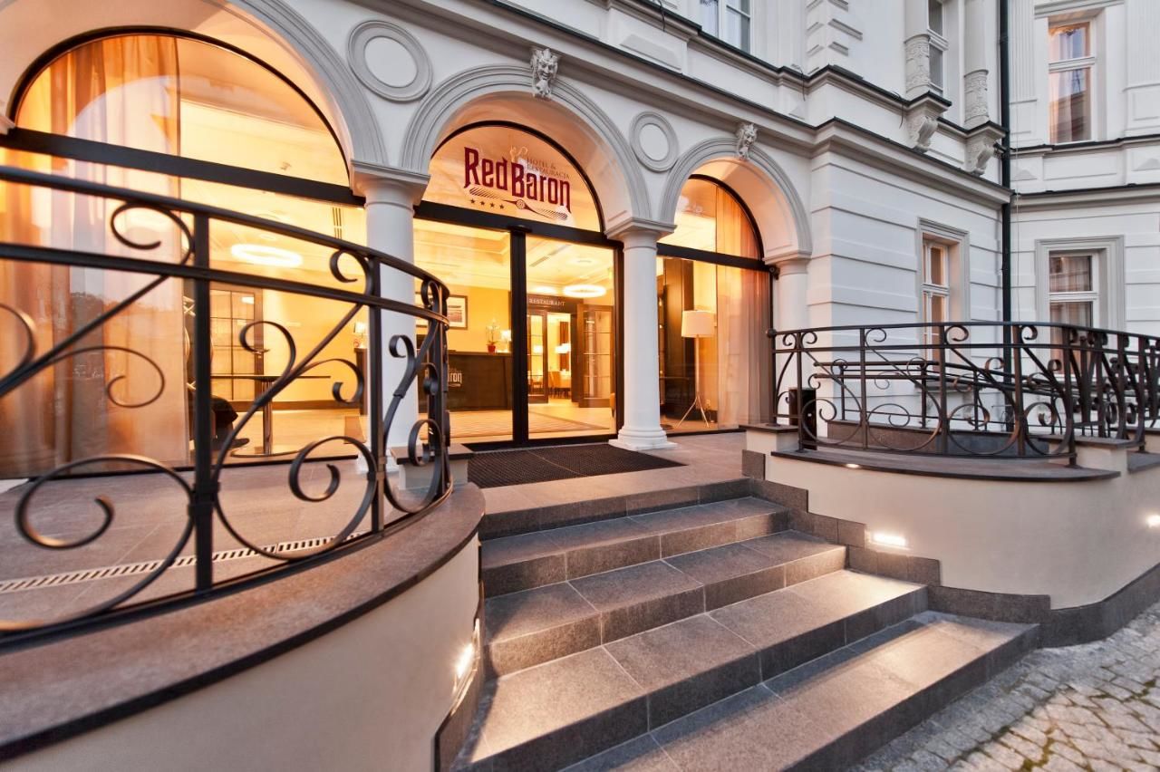 Отель Red Baron Hotel & Restaurant Свидница-5