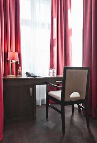 Отель Red Baron Hotel & Restaurant Свидница Двухместный номер Делюкс с 1 кроватью или 2 отдельными кроватями-8